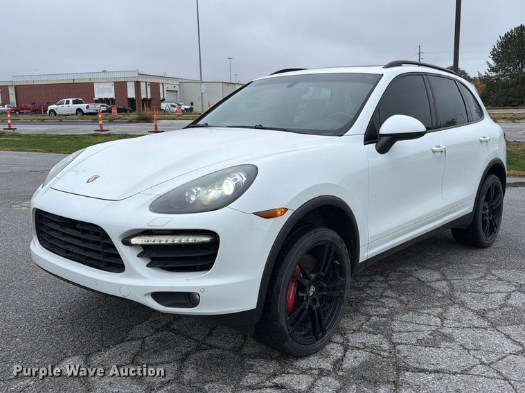 image for item FP3222 2012 Porsche Cayenne SUV