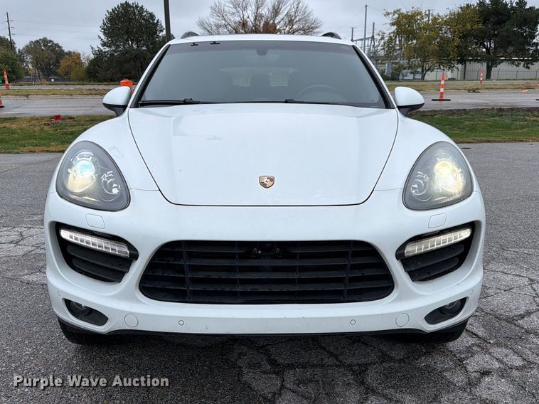 image for item FP3222 2012 Porsche Cayenne SUV