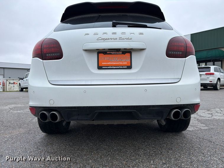 image for item FP3222 2012 Porsche Cayenne SUV