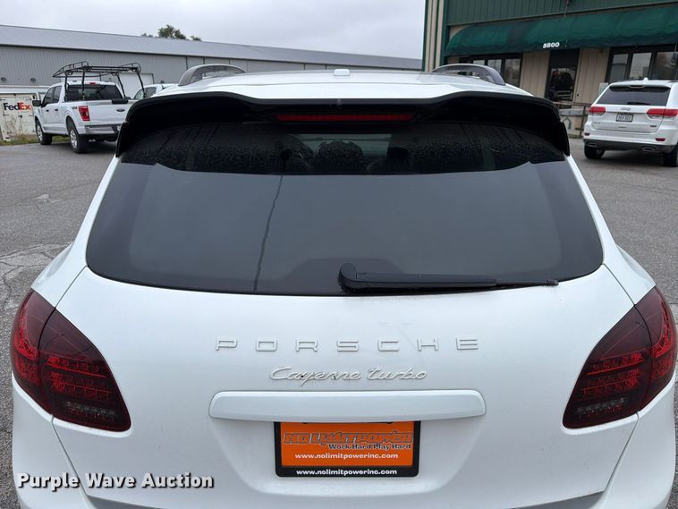 image for item FP3222 2012 Porsche Cayenne SUV