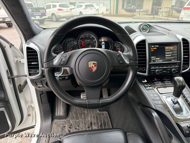image for item FP3222 2012 Porsche Cayenne SUV