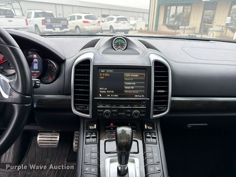 image for item FP3222 2012 Porsche Cayenne SUV