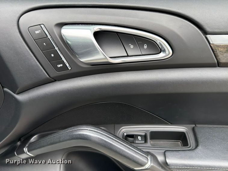 image for item FP3222 2012 Porsche Cayenne SUV