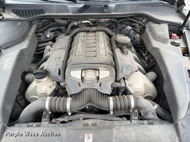 image for item FP3222 2012 Porsche Cayenne SUV