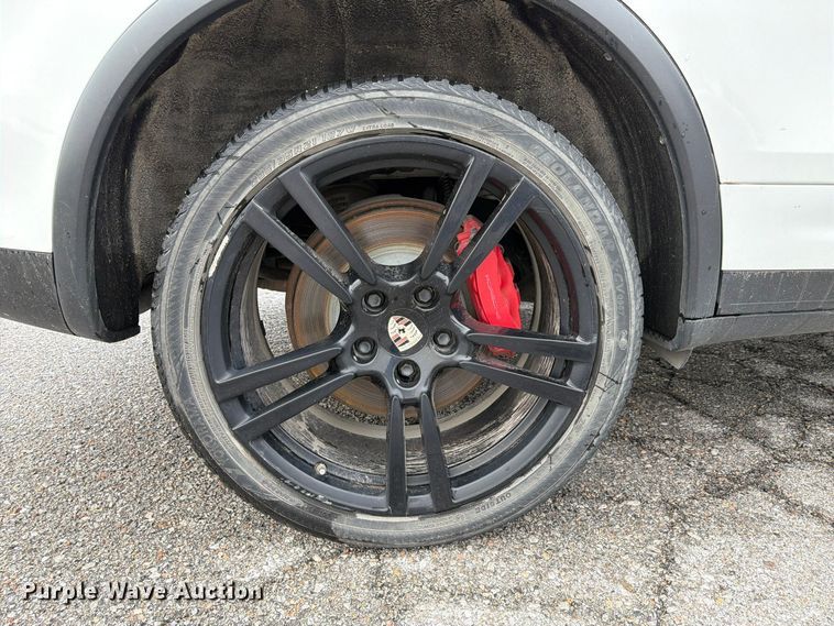 image for item FP3222 2012 Porsche Cayenne SUV
