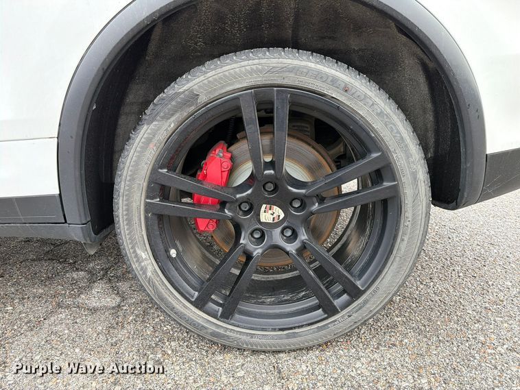 image for item FP3222 2012 Porsche Cayenne SUV