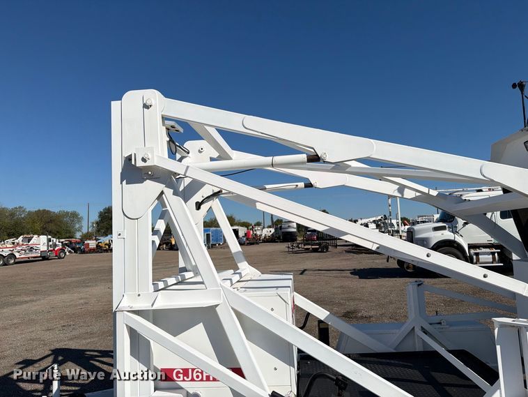image for item FW3532 New Heights Manufacturing Sky Watch tower trailer