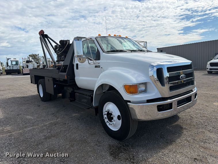 image for item FW3575 2011 Ford F750 winch truck
