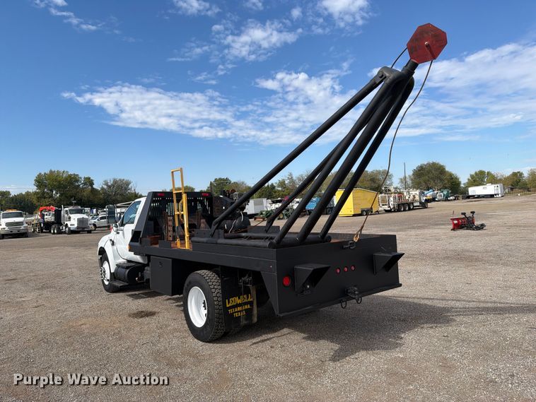 image for item FW3575 2011 Ford F750 winch truck