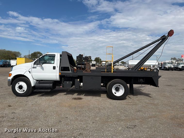 image for item FW3575 2011 Ford F750 winch truck