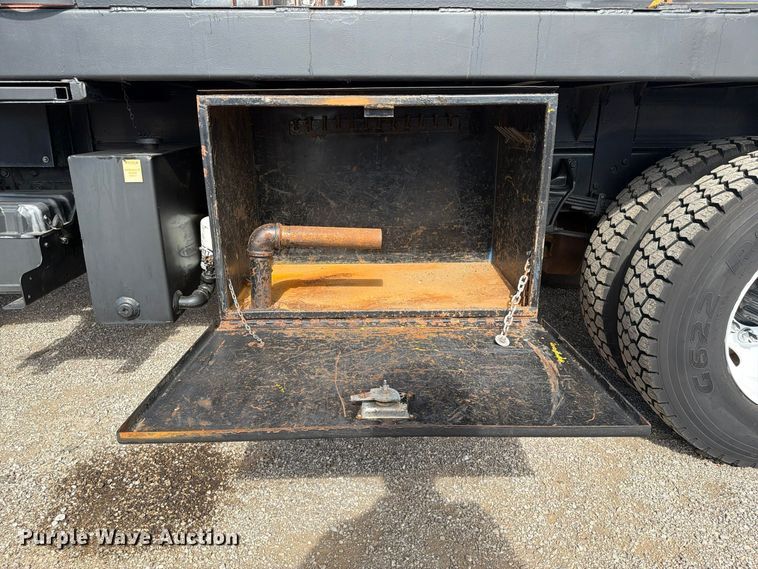 image for item FW3575 2011 Ford F750 winch truck