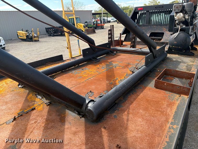 image for item FW3575 2011 Ford F750 winch truck