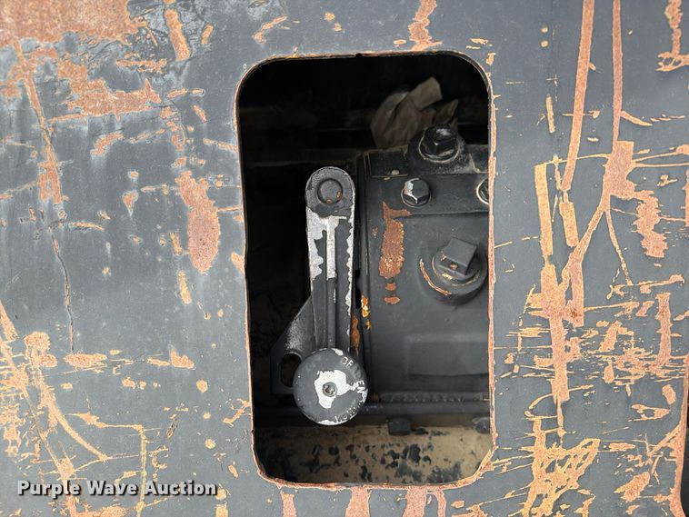 image for item FW3575 2011 Ford F750 winch truck