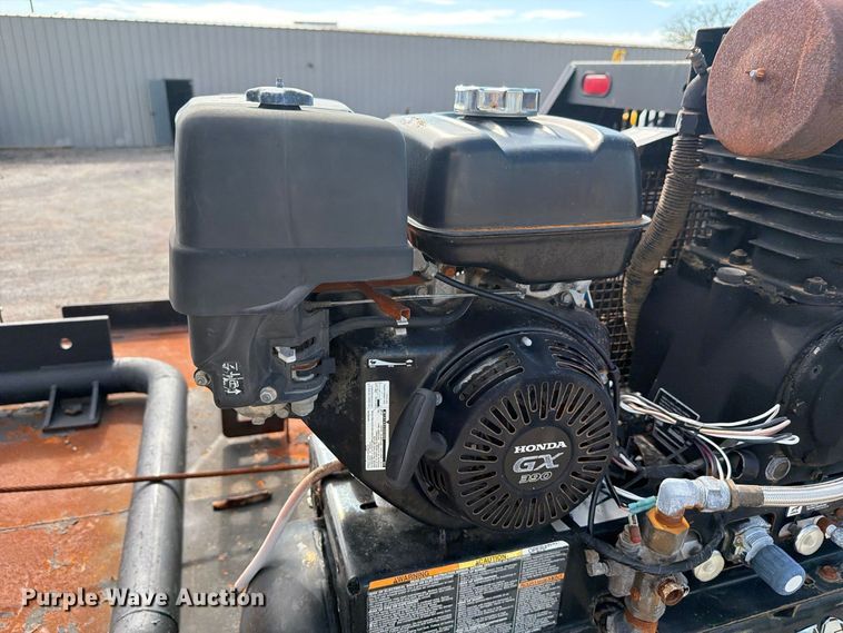 image for item FW3575 2011 Ford F750 winch truck