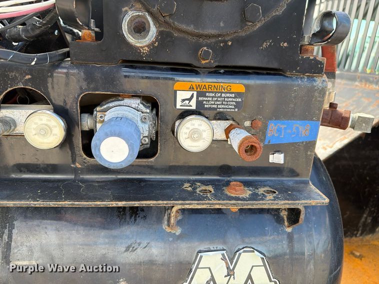 image for item FW3575 2011 Ford F750 winch truck