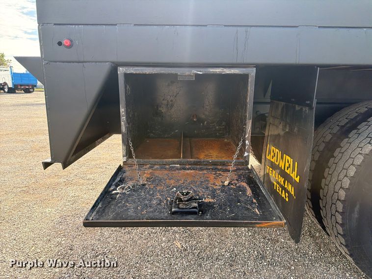 image for item FW3575 2011 Ford F750 winch truck