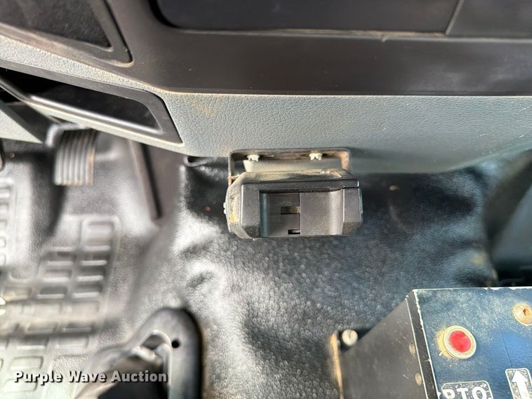 image for item FW3575 2011 Ford F750 winch truck