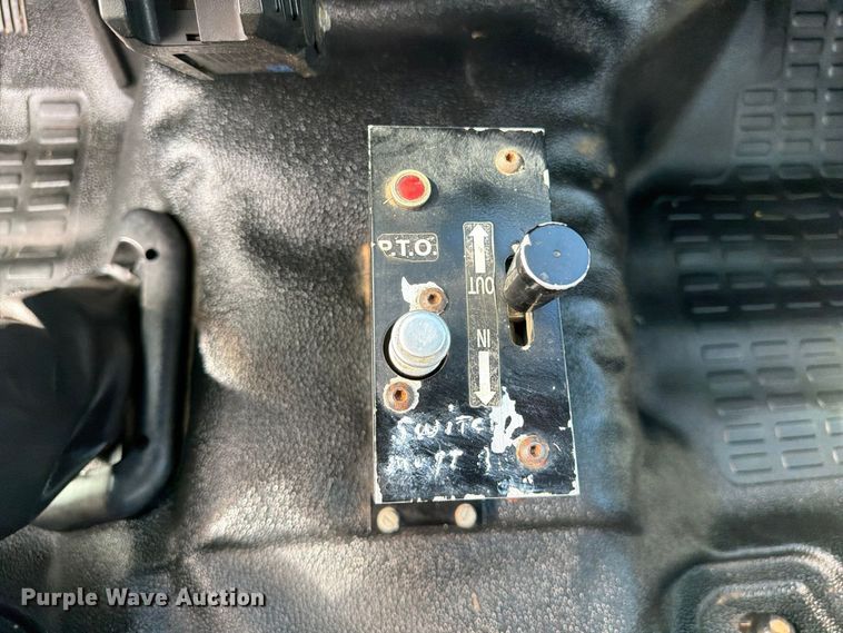image for item FW3575 2011 Ford F750 winch truck
