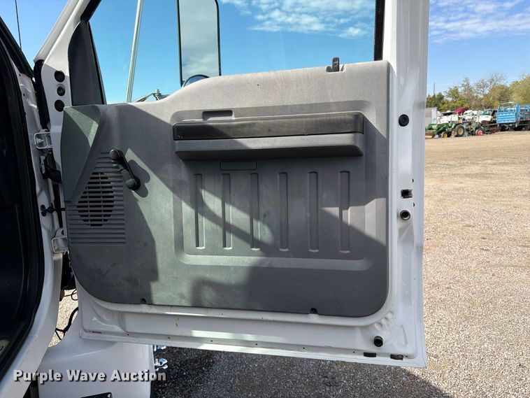 image for item FW3575 2011 Ford F750 winch truck