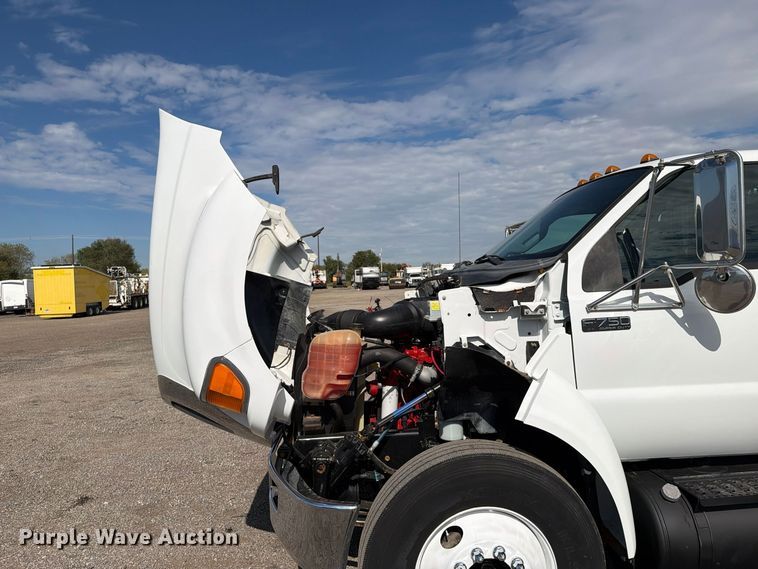 image for item FW3575 2011 Ford F750 winch truck