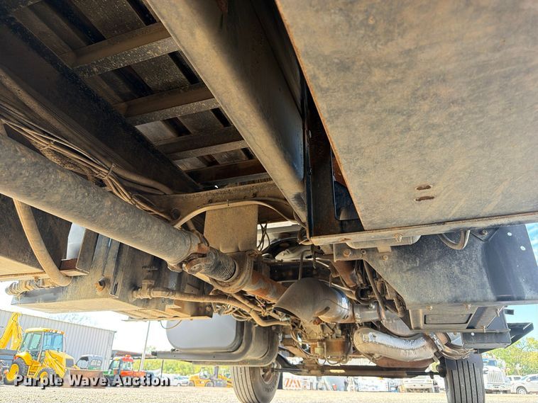 image for item FW3575 2011 Ford F750 winch truck