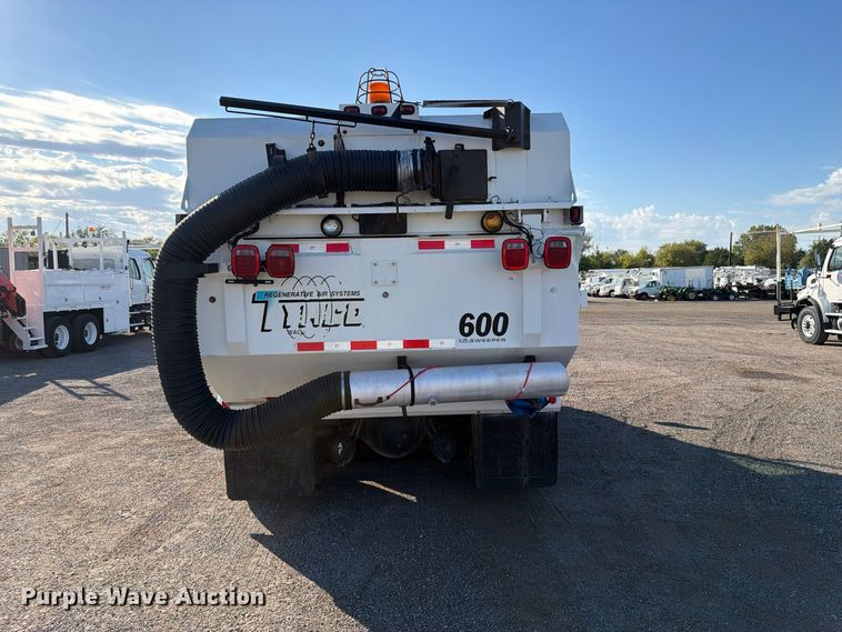 image for item FW3577 2002 International 4700 street sweeper truck