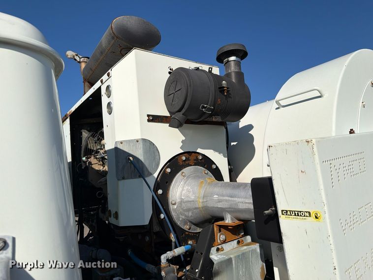 image for item FW3577 2002 International 4700 street sweeper truck