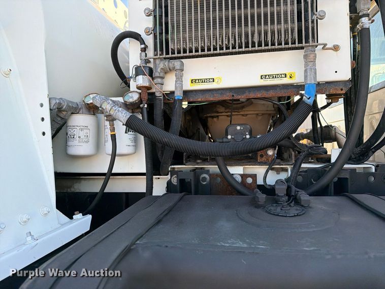 image for item FW3577 2002 International 4700 street sweeper truck