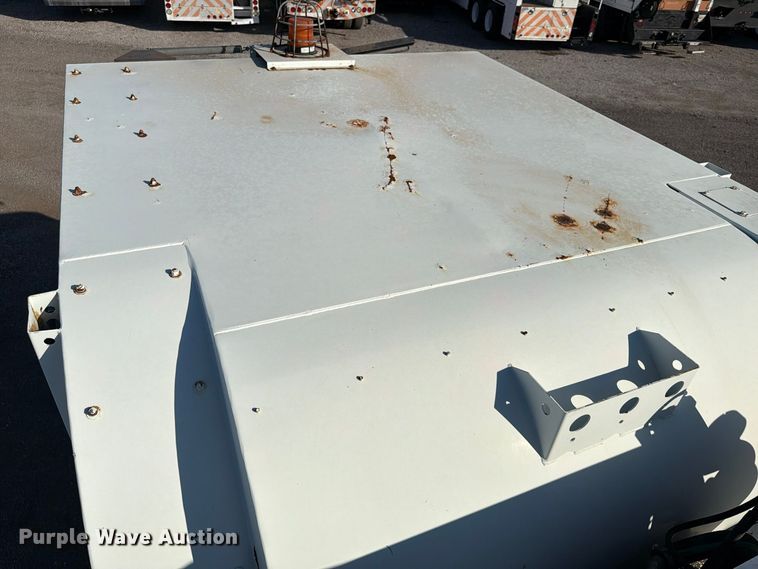 image for item FW3577 2002 International 4700 street sweeper truck