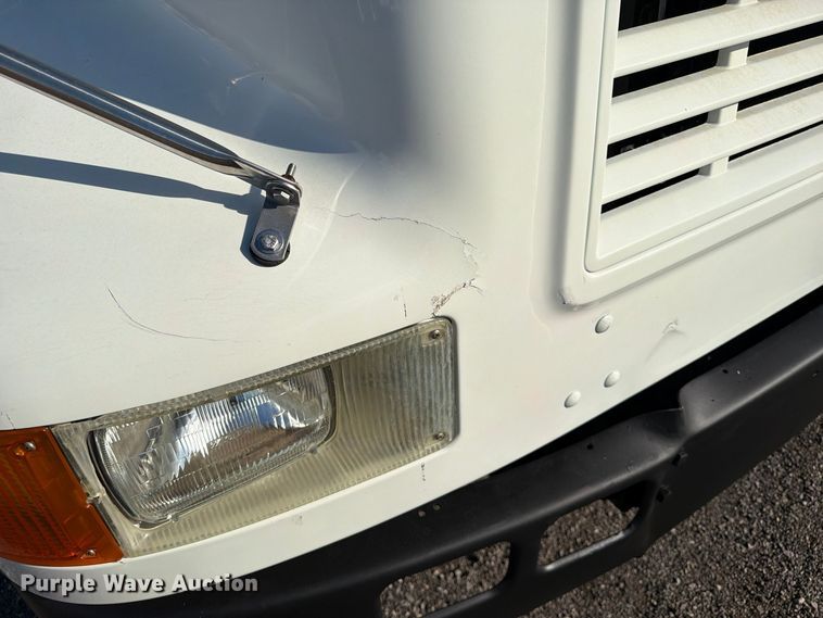 image for item FW3577 2002 International 4700 street sweeper truck