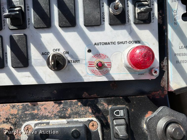image for item FW3577 2002 International 4700 street sweeper truck