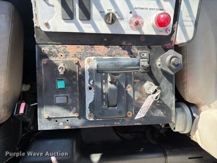 image for item FW3577 2002 International 4700 street sweeper truck