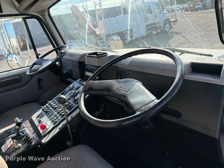 image for item FW3577 2002 International 4700 street sweeper truck