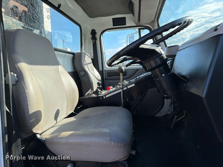 image for item FW3577 2002 International 4700 street sweeper truck