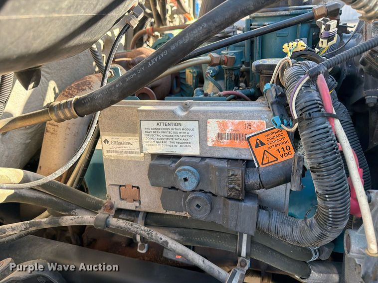 image for item FW3577 2002 International 4700 street sweeper truck