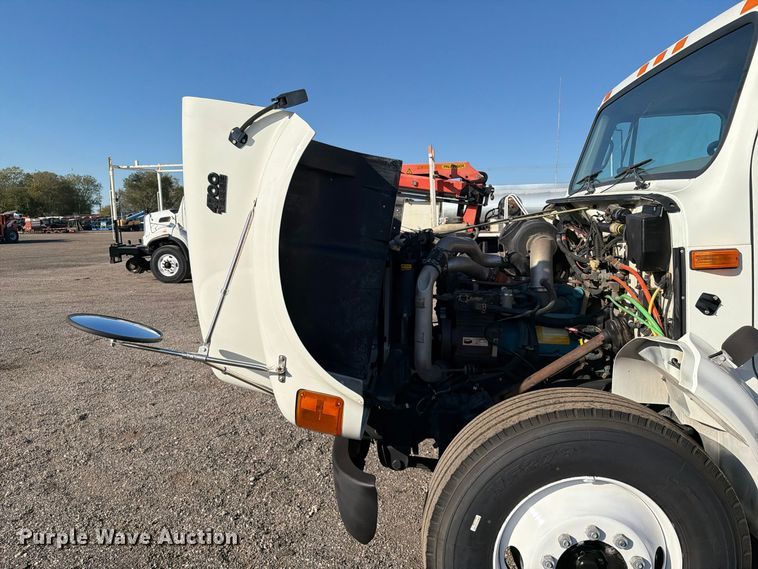 image for item FW3577 2002 International 4700 street sweeper truck