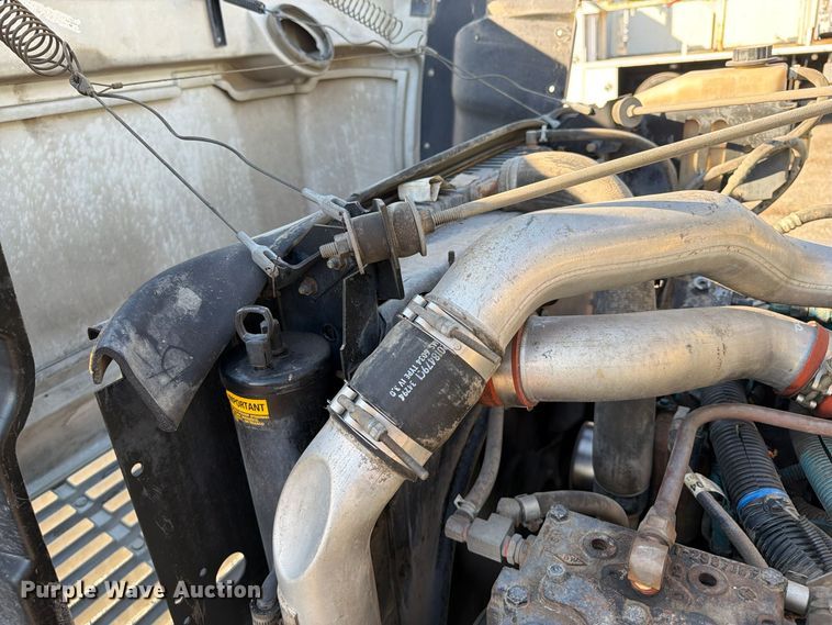image for item FW3577 2002 International 4700 street sweeper truck