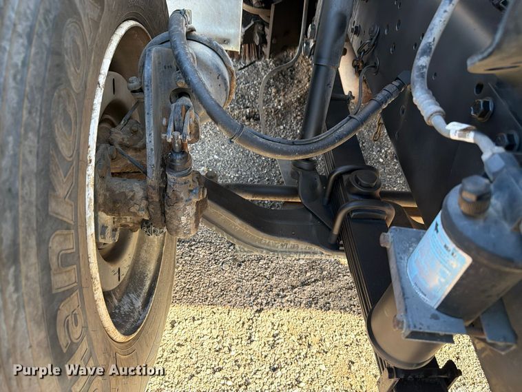 image for item FW3577 2002 International 4700 street sweeper truck