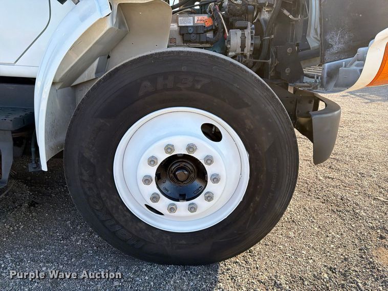 image for item FW3577 2002 International 4700 street sweeper truck