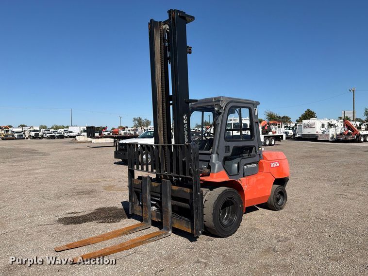 image for item FW3585 2009 Toyota 7FGAU50 forklift