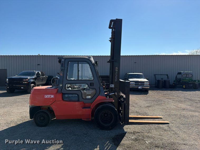 image for item FW3585 2009 Toyota 7FGAU50 forklift