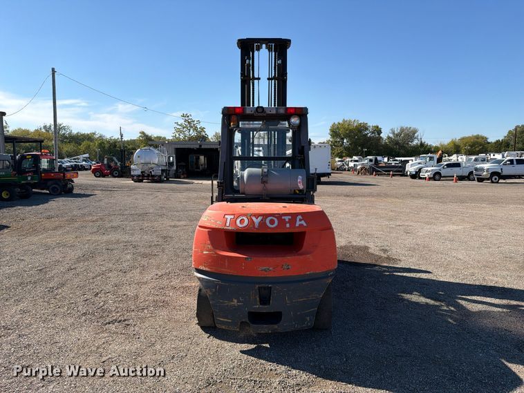 image for item FW3585 2009 Toyota 7FGAU50 forklift
