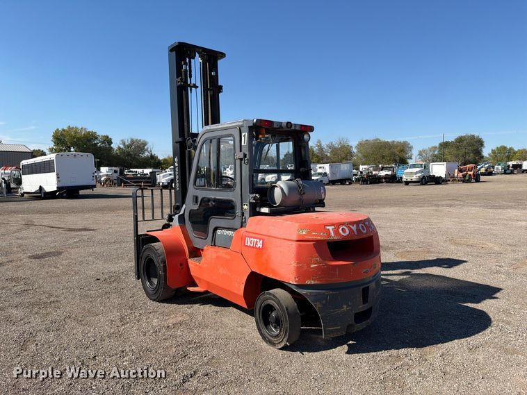 image for item FW3585 2009 Toyota 7FGAU50 forklift