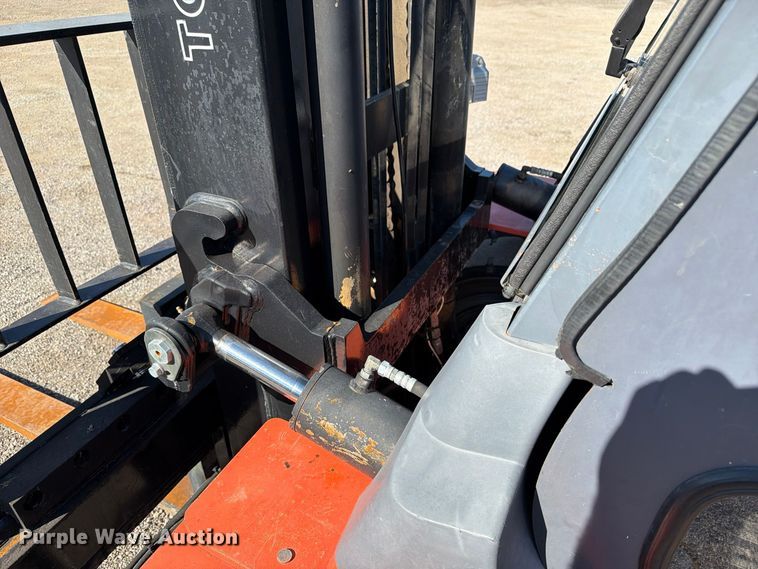 image for item FW3585 2009 Toyota 7FGAU50 forklift