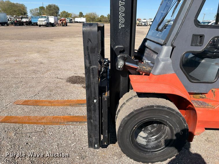image for item FW3585 2009 Toyota 7FGAU50 forklift