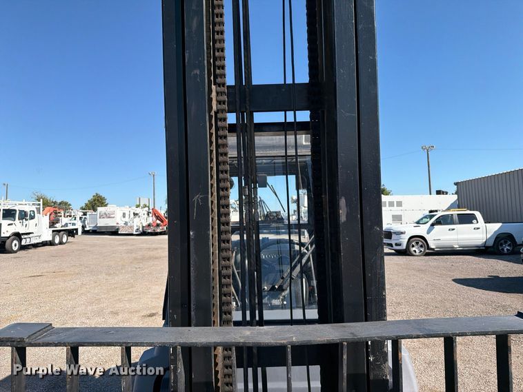 image for item FW3585 2009 Toyota 7FGAU50 forklift
