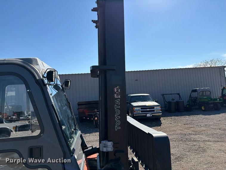 image for item FW3585 2009 Toyota 7FGAU50 forklift