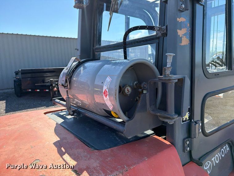 image for item FW3585 2009 Toyota 7FGAU50 forklift