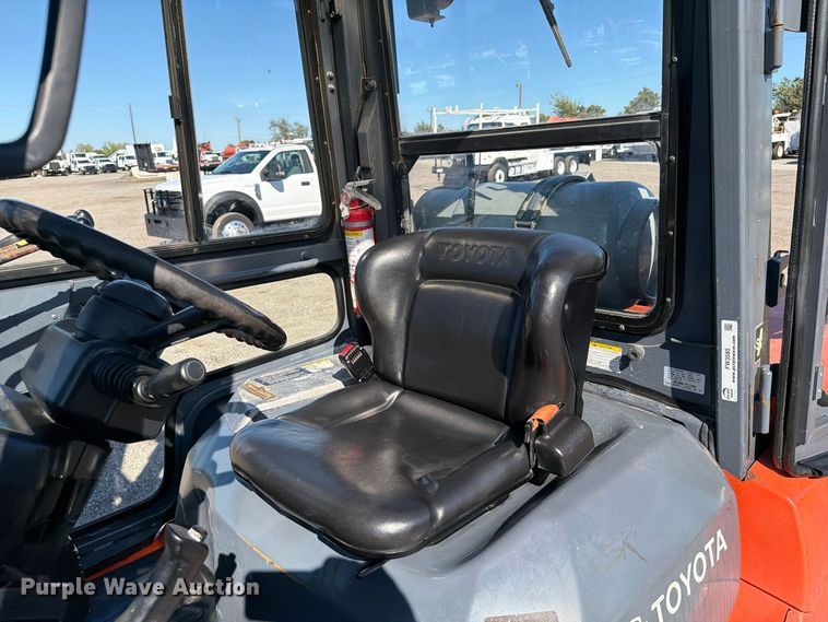 image for item FW3585 2009 Toyota 7FGAU50 forklift