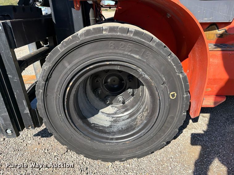image for item FW3585 2009 Toyota 7FGAU50 forklift